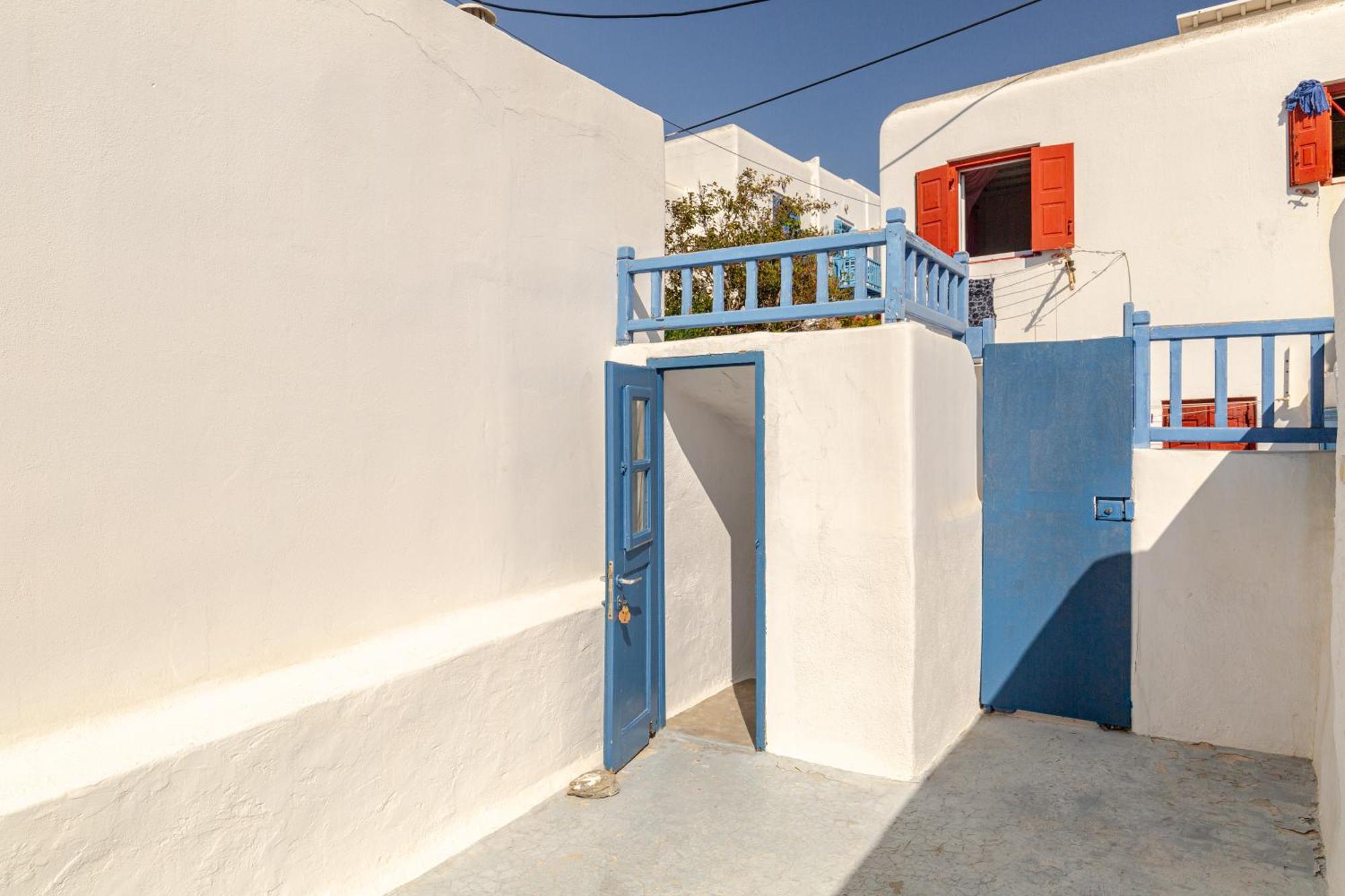 Elenitas Town House With Veranda And Sea View Mykonos Town Eksteriør bilde